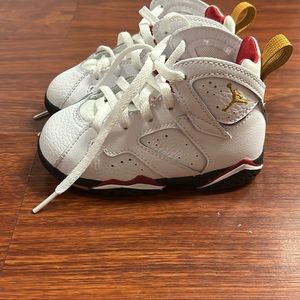 Toddler Jordan 7. Size 8c. White , red , gold.